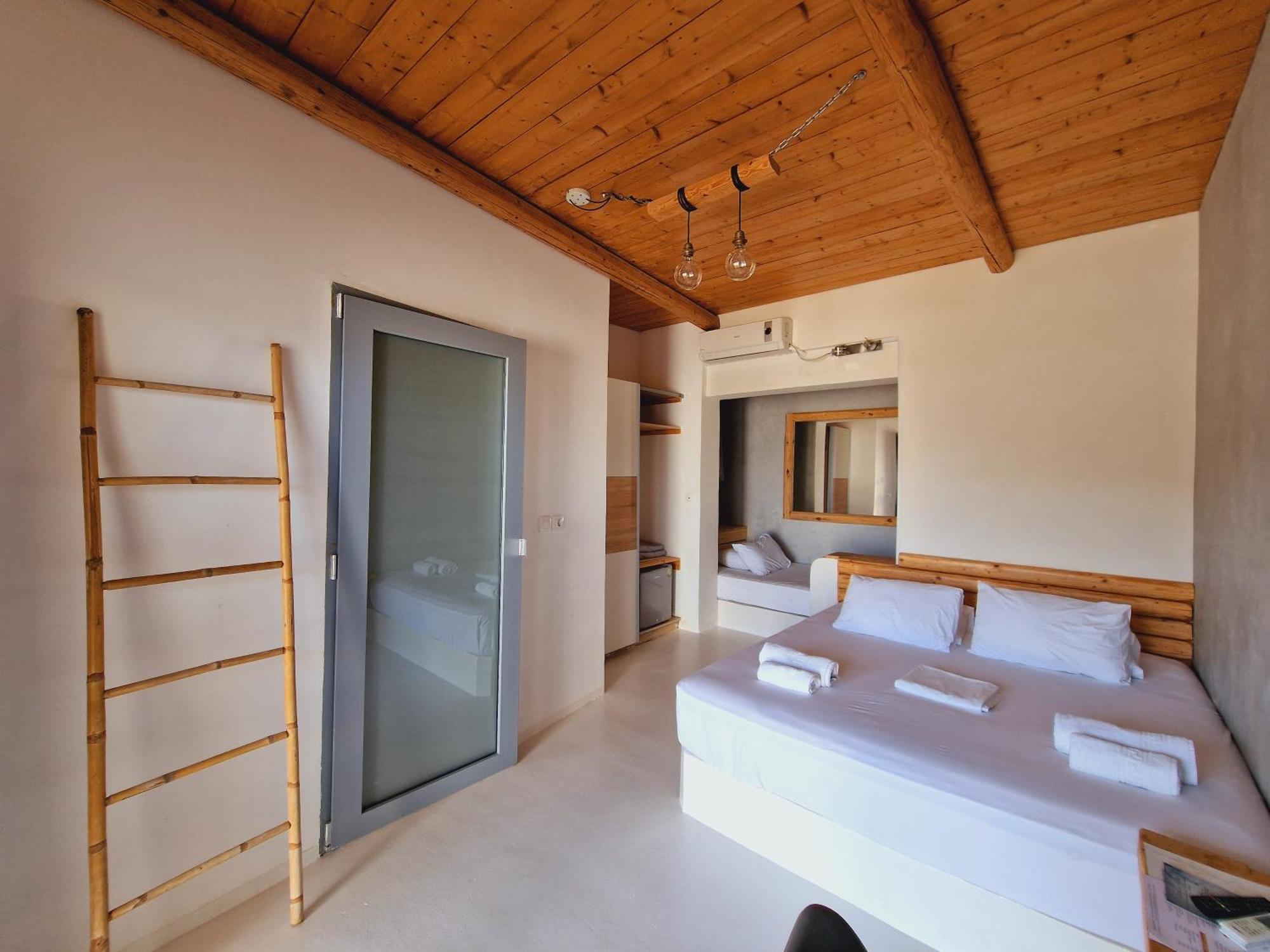 Spathi Beach Suites Kea Room photo